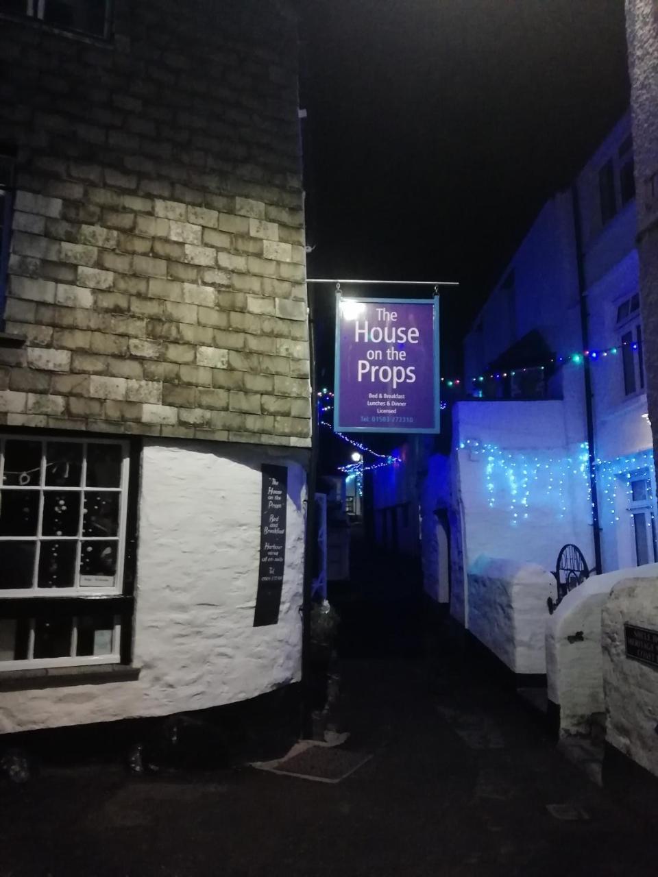 ポルペロ The House On The Props Bed & Breakfast エクステリア 写真